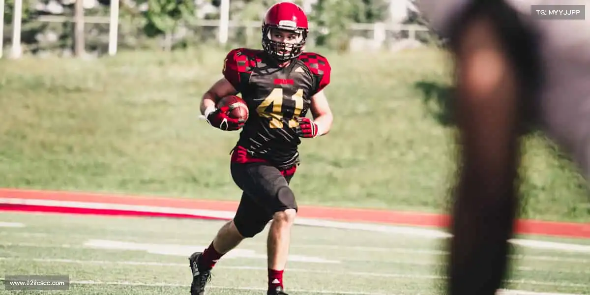 <strong>b体育·(sports)</strong>🏸挥动球拍，追逐光影，每一次全力以赴都是对生活的致敬！